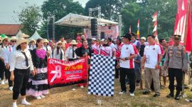 Foto jalan sehat warga bojong