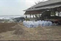 Foto tambang pasir laut pesisir pantai di kecamatan Cihara Lebak Banten 