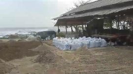 Foto tambang pasir laut pesisir pantai di kecamatan Cihara Lebak Banten 