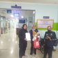Foto saat menggendong bai