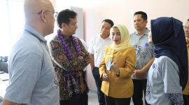 Foto mentri Kesehatan RI Budi Gunadi Sadikin saat mencanangkan imunisasi Hepatitis B Bagi tenaga Medis
