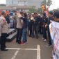 Foto Aksi ngeprenk Polres Metro Tangerang Kota oleh Forum Wartawan Jaya Indonesia