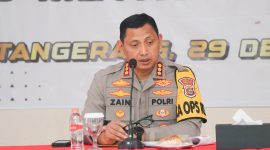 Kapolres Metro Tangerang Kota, Kombes Pol Zain Dwi Nugroho mengingatkan warga yang akan keluar rumah merayakan pesta malam pergantian tahun baru 2024 untuk selalu waspada terhadap barang bawaan berharga  dan anak-anak.