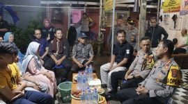 Kunjungi Pos Siskamling di Wilkum Ciledug, Kapolres Beri Pesan Waspada Berita Hoax