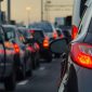 Tol menuju Jakarta mengalami kepadatan kendaraan. 