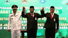 PJ Gubernur Jawa Tengah saat melantik PJ Bupati Banjarnegara.(ist)